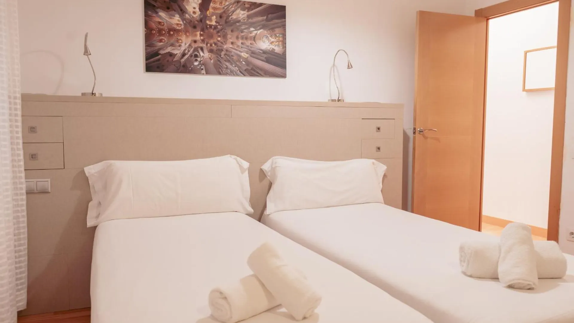 Ola Living Sagrada Familia Spanien